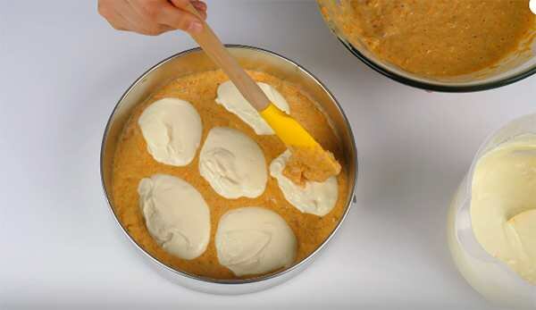 Вкусный рецепт морковного пирога с творожным кремом, орешками и лимонной цедрой